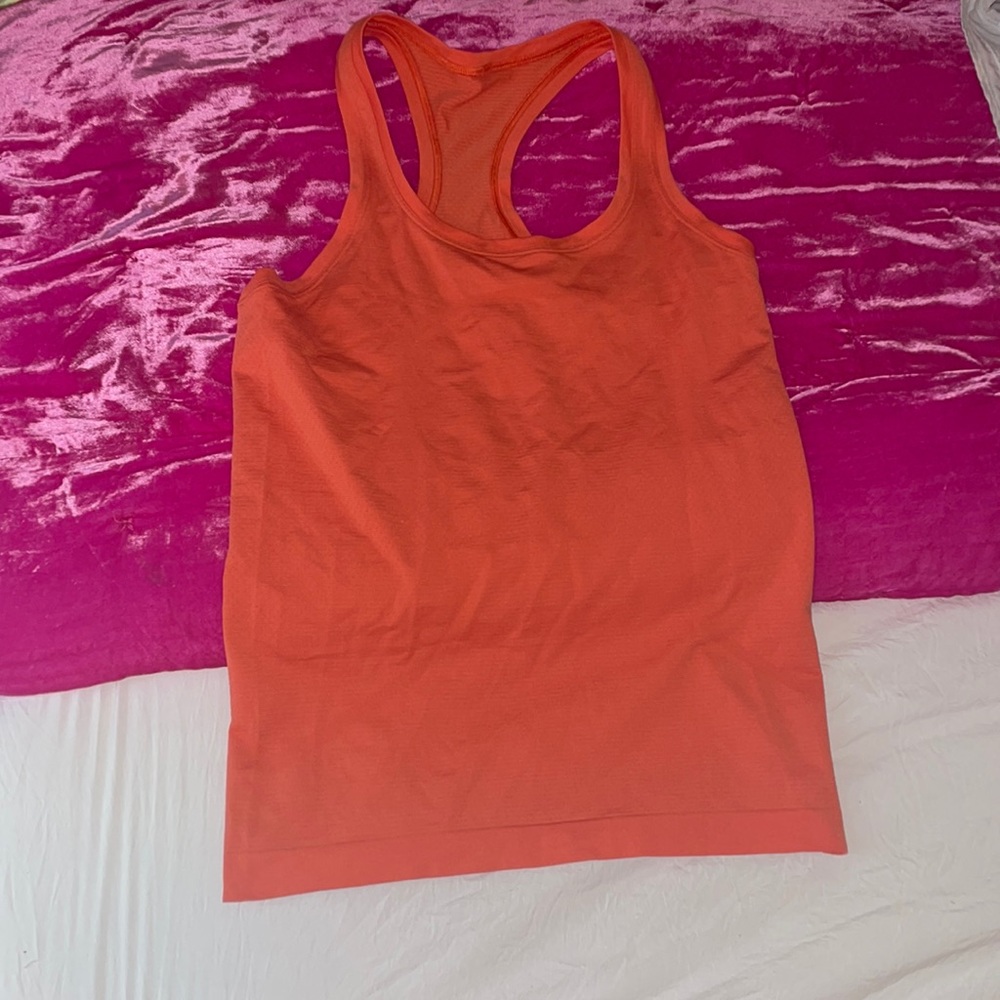 Lululemon top